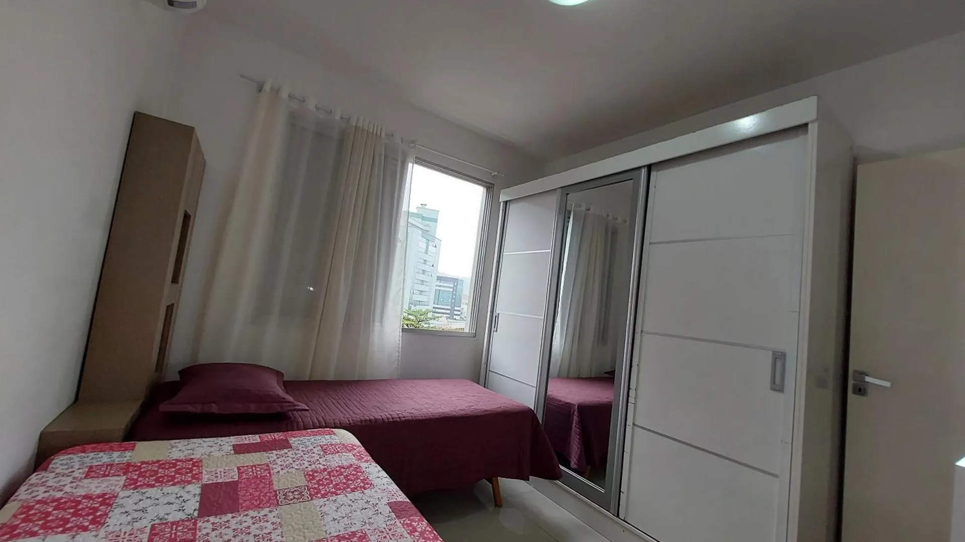 Melhor Custo Beneficio No Centro 4 Pessoas, 2Q, Ar, Garagem, Cozinha Completa Florianópolis 0*,  البرازيل