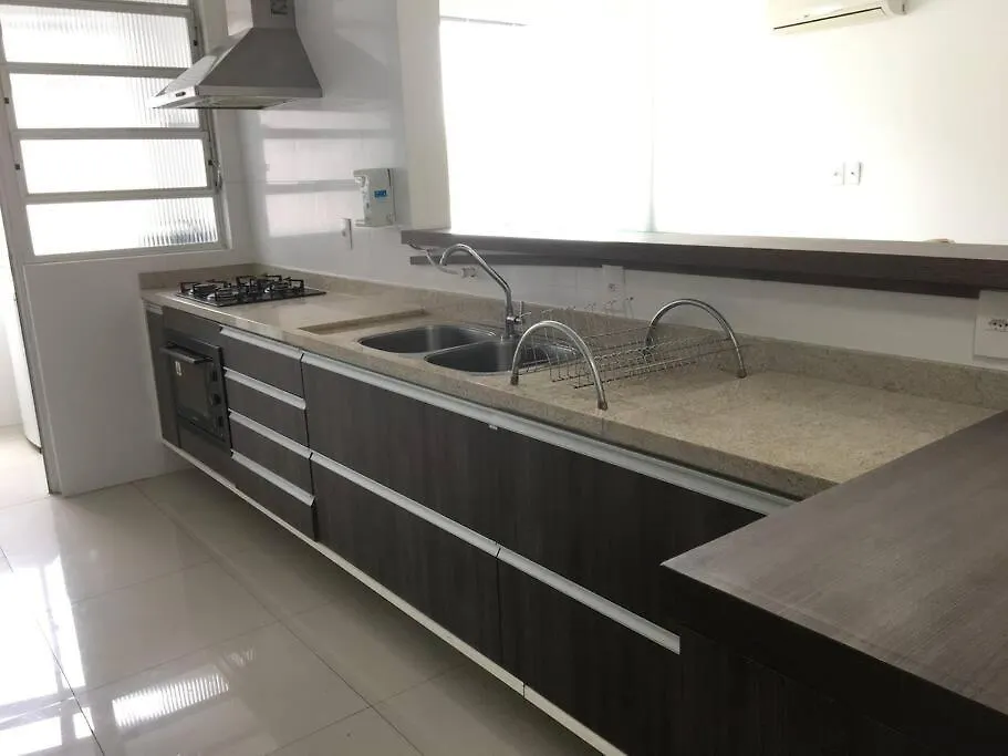 Melhor Custo Beneficio No Centro 4 Pessoas, 2Q, Ar, Garagem, Cozinha Completa Florianópolis