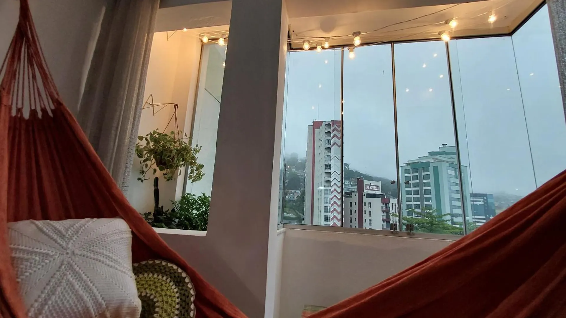 Apartamento Melhor Custo Beneficio No Centro 4 Pessoas, 2Q, Ar, Garagem, Cozinha Completa Florianópolis