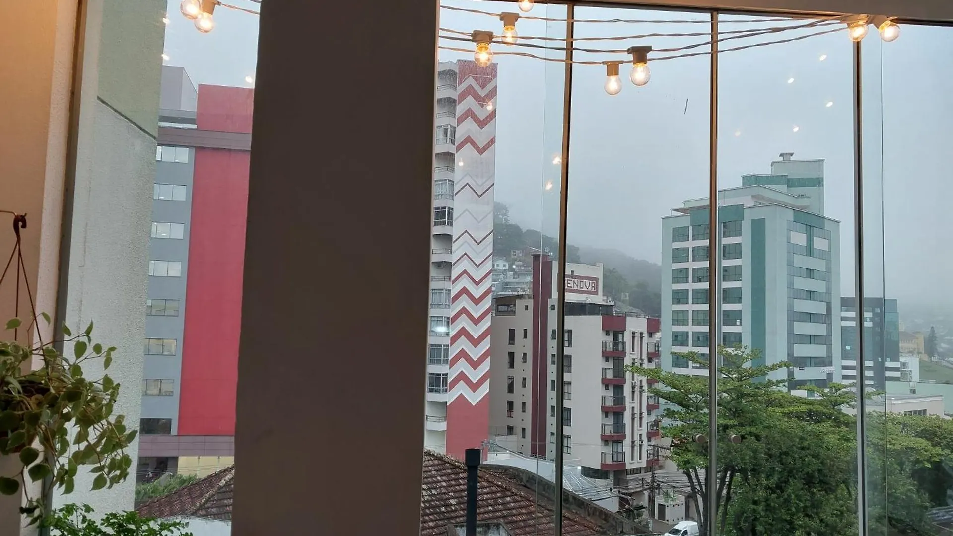 Melhor Custo Beneficio No Centro 4 Pessoas, 2Q, Ar, Garagem, Cozinha Completa Florianópolis